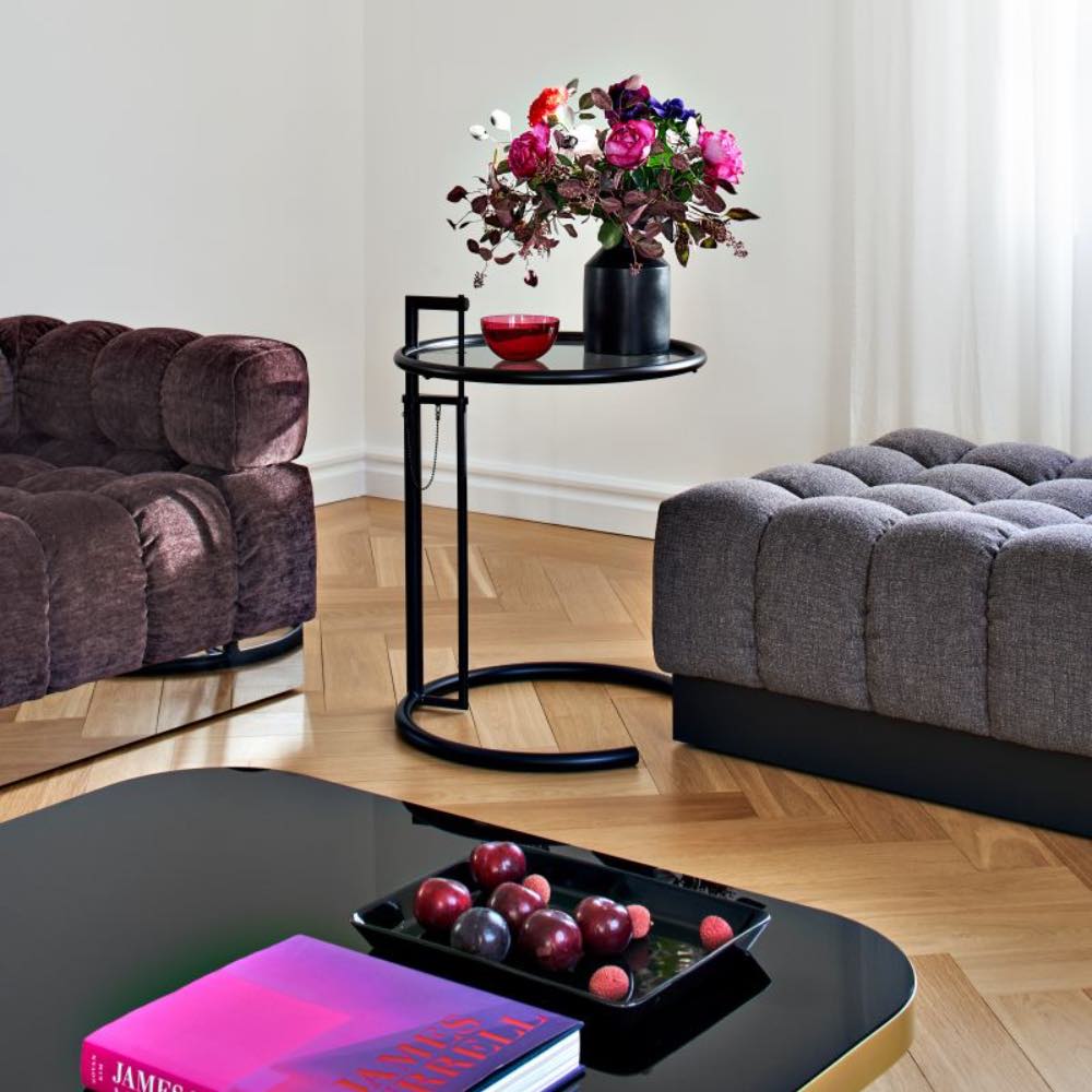 classicon-bow-coffee-table-deep-tuft-sofa-adjustable-table-e-1027-black-version-photo-hassos